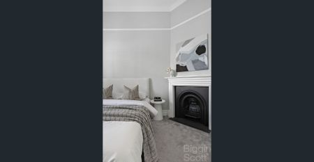 Bright, Beautiful & Perfectly Positioned - Photo 4