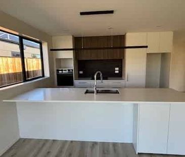 CROMWELL - 4 BEDROOMS - Photo 4