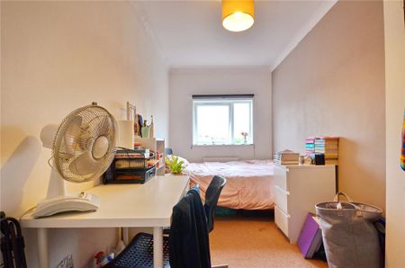 4 bedroom semi-detached house to rent - Photo 5