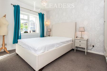 3 bedroom terraced house to rent - Photo 2
