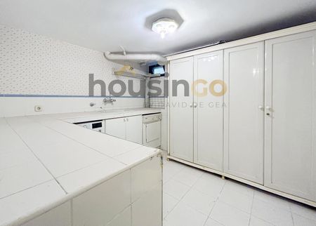 Townhouse for rent in Madrid (Ciudad Lineal) - Photo 4