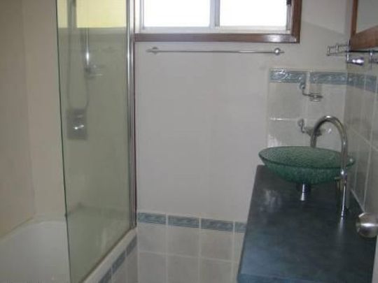 34 Catherine Crescent, Kelso QLD 4815 - House For Rent | Domain - Photo 1