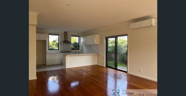 TOWNHOUSE IN GREAT LOCATION - Photo 1