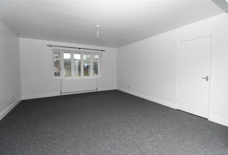 4 bedroom detached house to rent - Photo 5