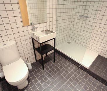 6 bedroom flat to rent - Photo 4