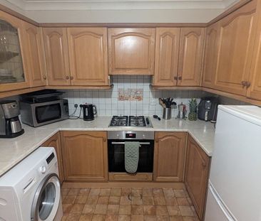 Room in a Shared House, Cotswold Gardens, NW2 - Photo 4