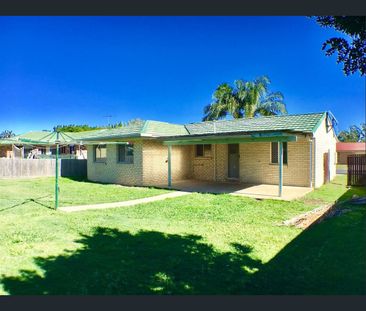 Fresh & Spacious Family Abode - Photo 5