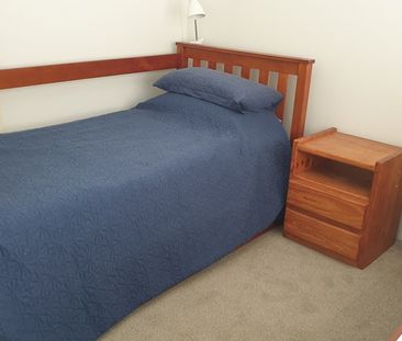 3-bedroom shared student accommodation, Panorama Drive - Photo 1