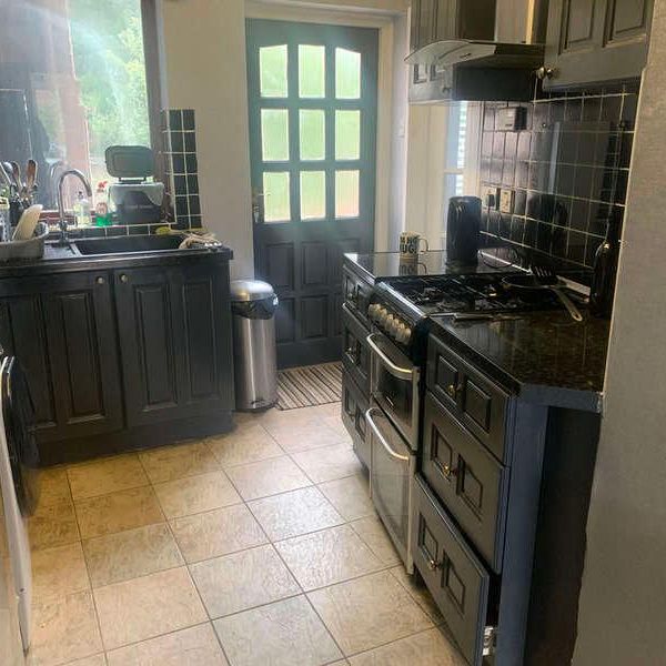 Prior Deram Walk, Coventry, CV4 - Photo 1