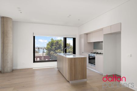 Fourth Floor Apartment in CBD Location - Photo 2