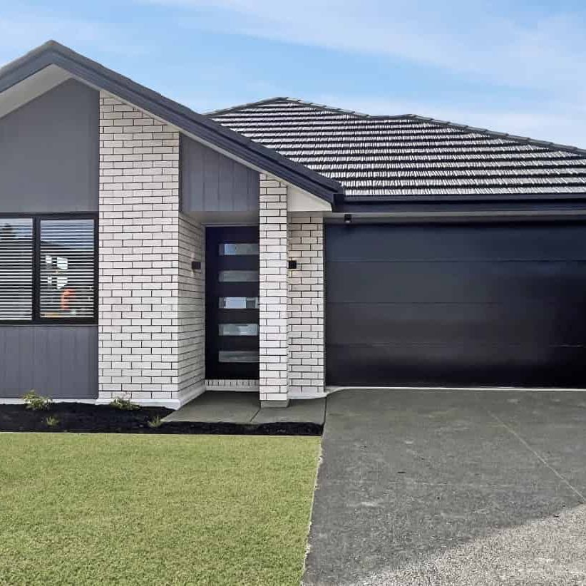 Brand new 4 bedroom in Prestons Park! - Photo 1