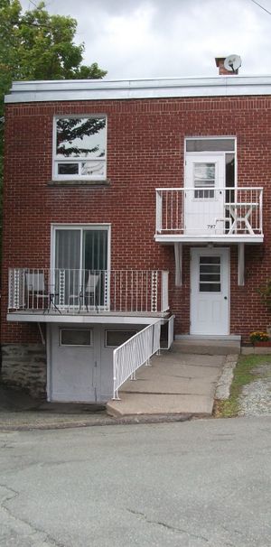 Ville De Sherbrooke, Grand 3 ½ Au 2e éta - Photo 1