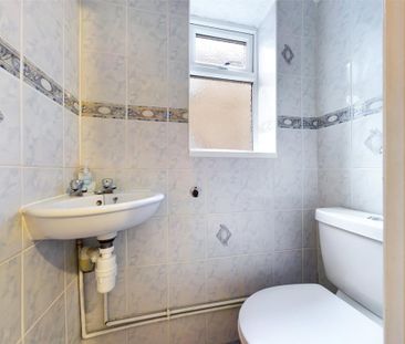 4 bedroom semi-detached house to rent - Photo 1