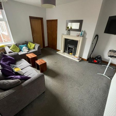 4 bed house share to rent in Eglesfield Road, South Shields, South Tyneside, NE33 - Photo 4