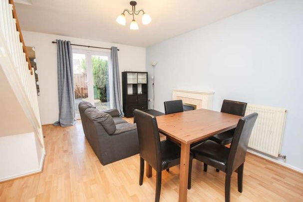 Oldwood Place, Livingston, EH54 - Photo 1