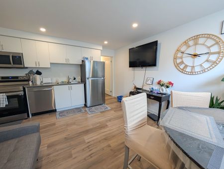 Beautiful 2-Bedroom Apartment in Niagara Falls! - Photo 4