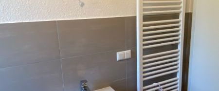 *** Riskieren Sie einen Blick! Charmante Altbauwohnung mit Duschbad! *** - Foto 1