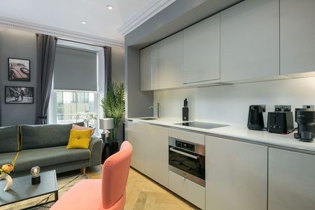 Broad Court - Photo 5