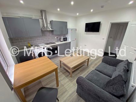 Flat 2, 24 Kensington Terrace, Leeds, LS6 1BE - Photo 3