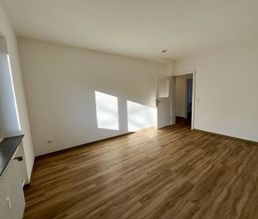 Mitten im Leben! Modernisierte 3-Zimmer Wohnung - optimal für 1-2 P... - Photo 1