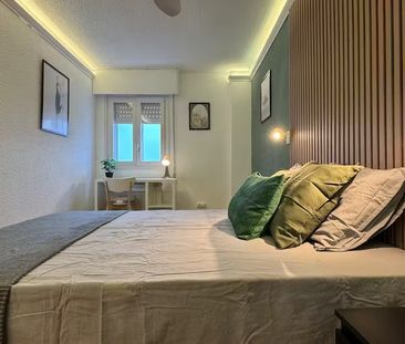 Calle de Juan García Serrano, Boadilla del Monte, Community of Madr... - Photo 4