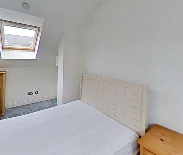 3 bedroom flat to rent - Photo 2