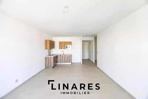 Appartement 3 pièces 68m2 MARSEILLE 8EME 1 650 euros - Photo 1