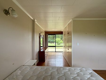 FULLY FURNISHED RURAL HOME – MARSHALL ROAD - Photo 5