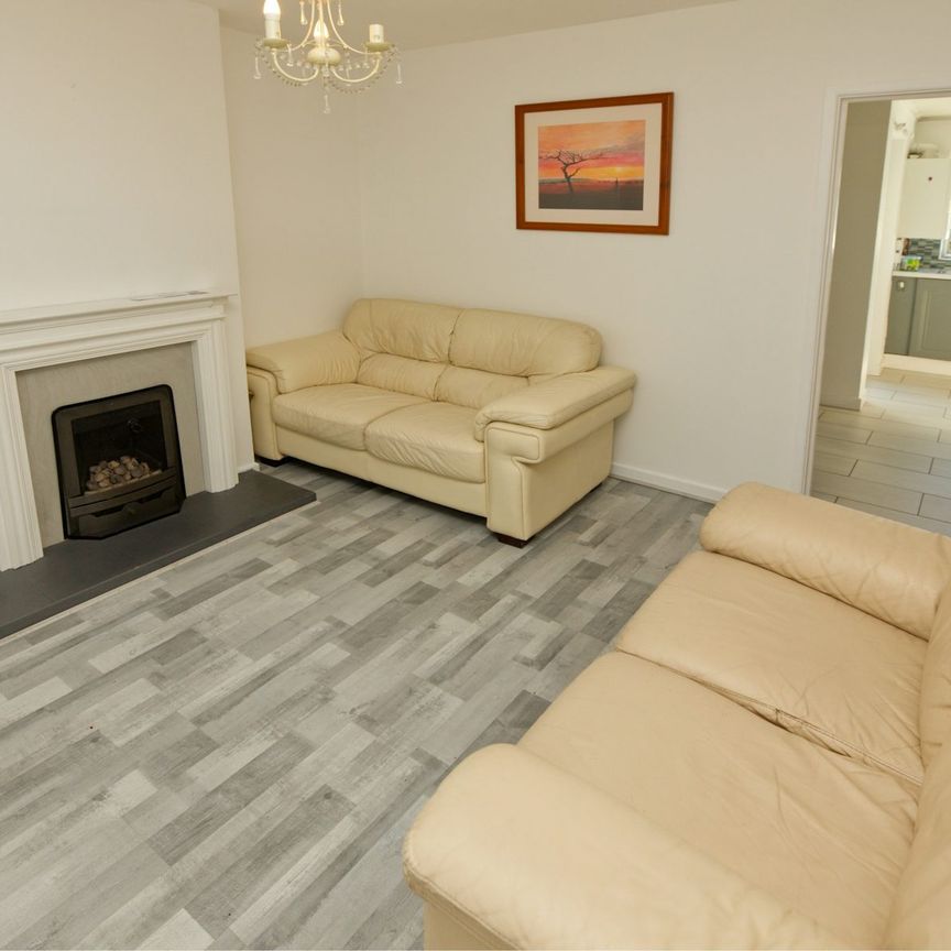 Terraced House to rent on - Photo 1