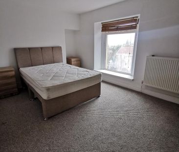 4 bedroom house to rent - Photo 3