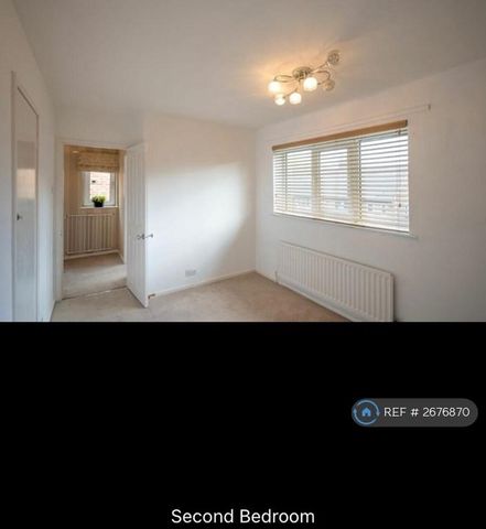 2 bedroom semi-detached house to rent - Photo 5