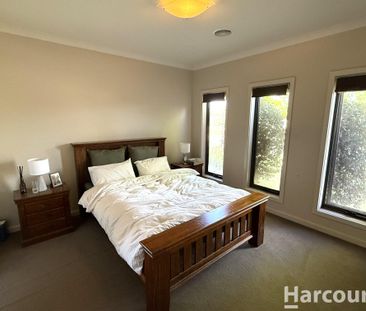 Stylish Family Home - Photo 2