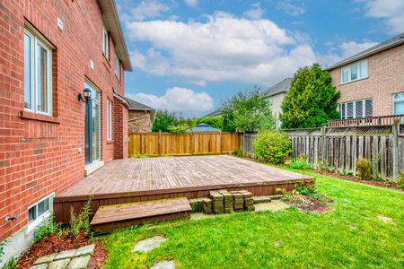 For Lease - 2401 Aztec Gate, Oakville, Ontario - Photo 2