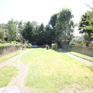 Madeley Road, London - Photo 3