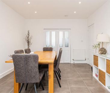 3 bed House - Semi-Detached To Let - Photo 1