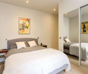 2 Bed Flat, Portland Square, BS2 - Photo 3