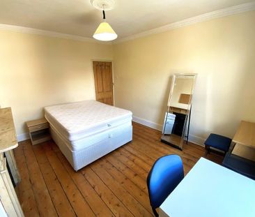 4 bedroom terraced house to rent - Photo 4