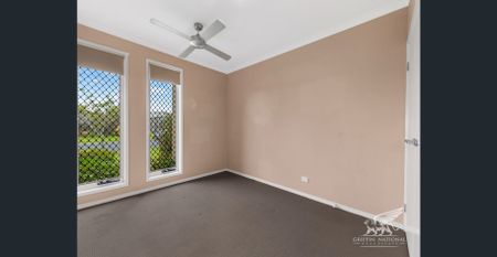 Stunning 4-Bed Home! Multiple Living Areas Plus Study, Close To Everything! - Photo 5