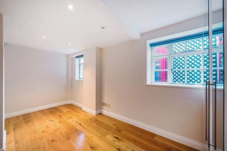 4 bedroom flat to rent - Photo 3