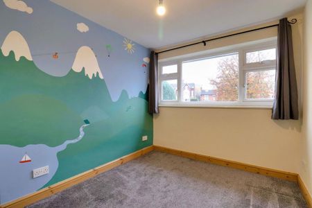 3 bedroom semi-detached house to rent - Photo 5