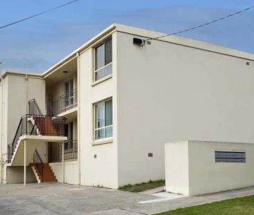 6/20 Trenoweth Street, Brunswick West VIC 3055 - Photo 3