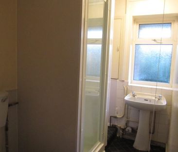 2 bedroom ground floor flat to rent - Photo 3