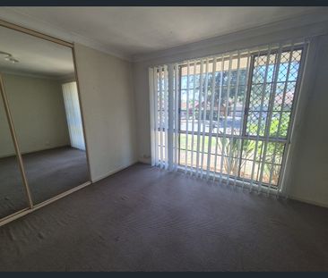 Beautiful 3 Bedroom Family Home in a convenient location!! - Photo 2