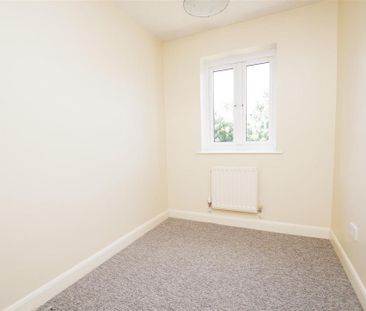 3 bedroom detached house to rent - Photo 3