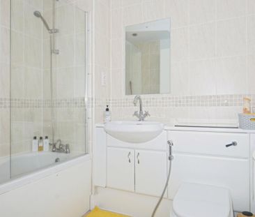 2 bedroom flat to rent - Photo 6