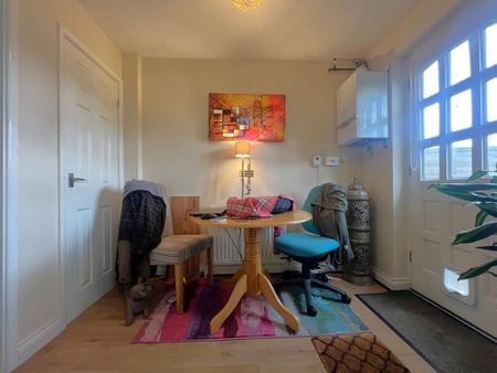 3 bedroom semi-detached house to rent - Photo 3