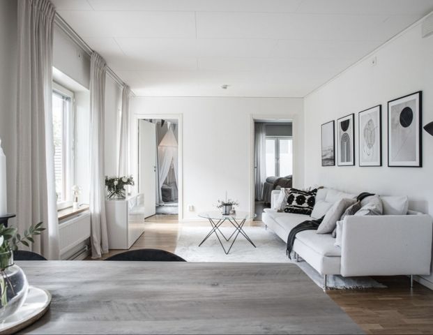 Rundbäcksgatan 6 - Photo 1