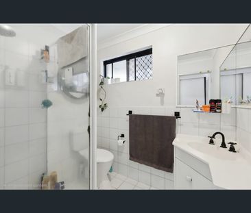 22B Trusmore Crescent, Craigie, WA 6025 - Photo 4