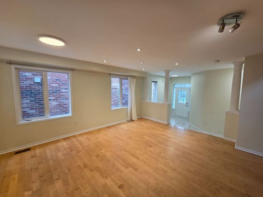 For Lease - 4859 Marble Arch Mews, Mississauga, Ontario - Photo 1