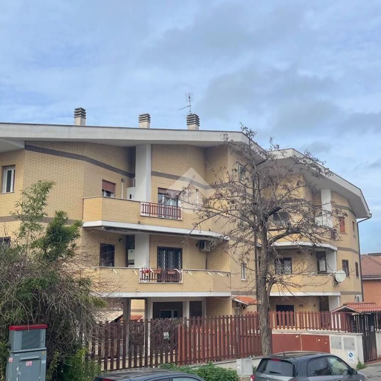 5 locali in affitto - Photo 1